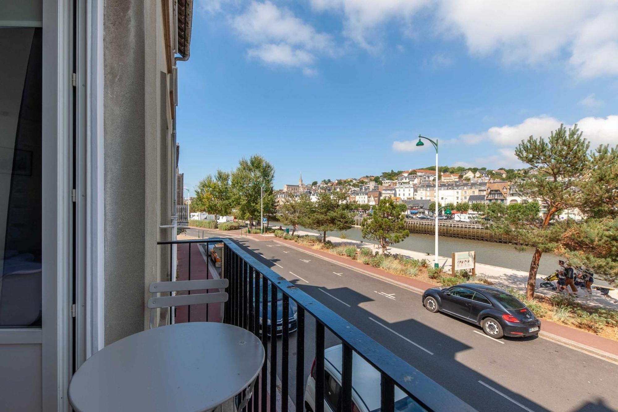 Studio Sleeps 4 With Terrace, 500M Place Morny Deauville Exterior foto
